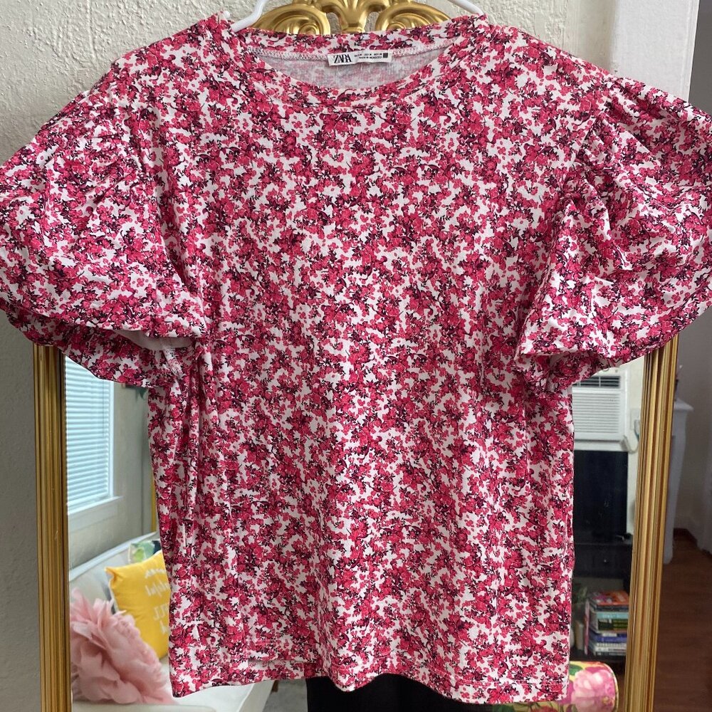Women's puffy sleeve floral top